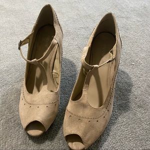 New Beige wedge heel with strap